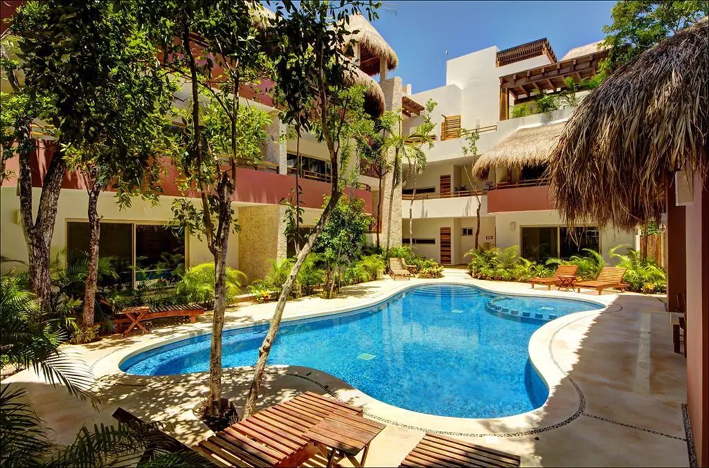 ホテル Garden Lili 3 Bedroom Sleeps 6 トゥルム